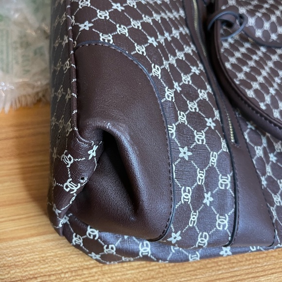 Unbranded Louis Vuitton-like tote bag - Picture 10 of 13